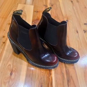 Dr. Martens HURSTON cherry heals